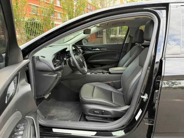 Buick Regal — Фото автомобиля 9