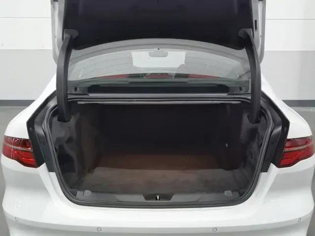 Jaguar XEL — Фото автомобиля 16