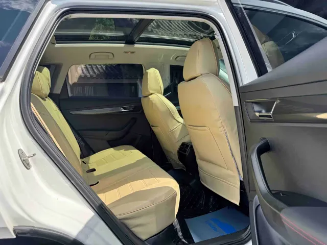Skoda Karoq — Фото автомобиля 9