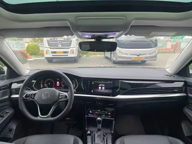 Volkswagen Passat — Фото автомобиля 14