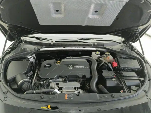 Buick LaCrosse — Фото автомобиля 10