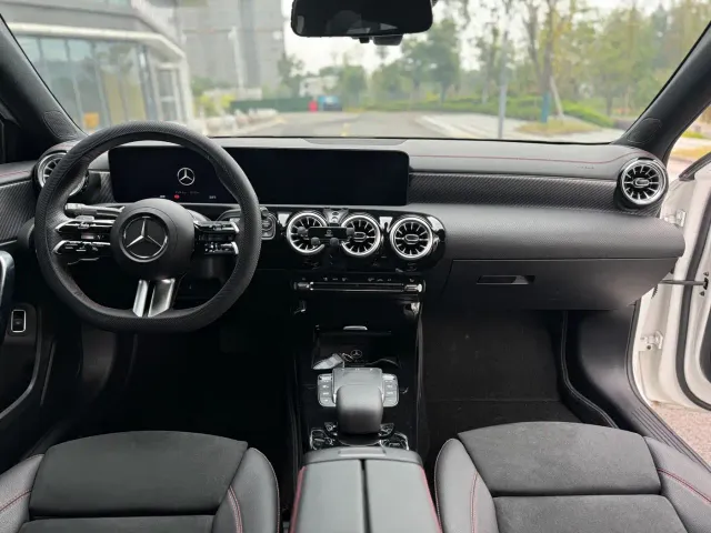 Mercedes-Benz A-Class — Фото автомобиля 5