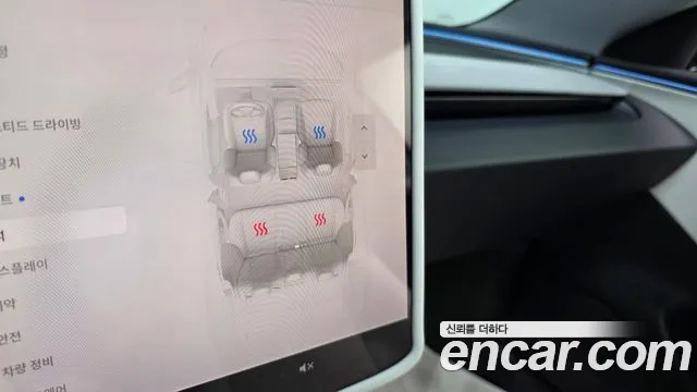 Tesla Model 3 — Фото автомобиля 16