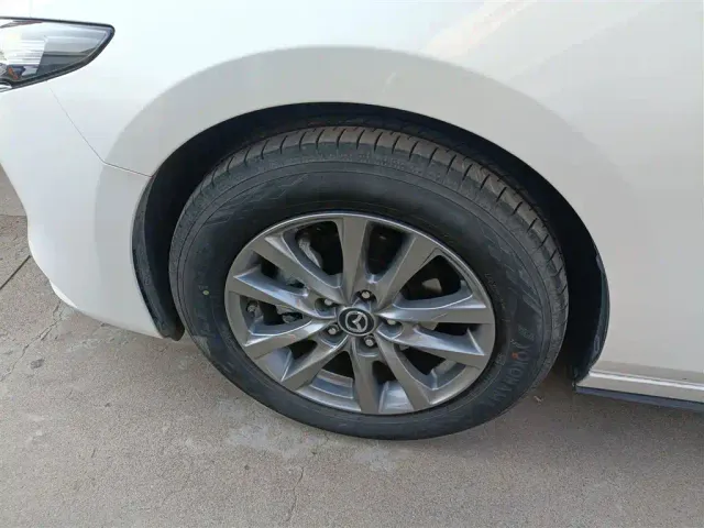 Mazda Axela — Фото автомобиля 22