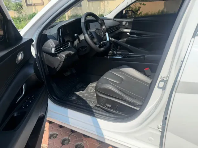 Hyundai Elantra — Фото автомобиля 11