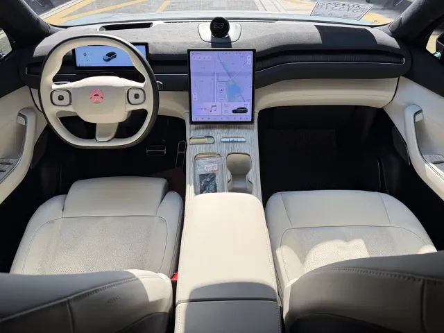 Nio ES7 — Фото автомобиля 12