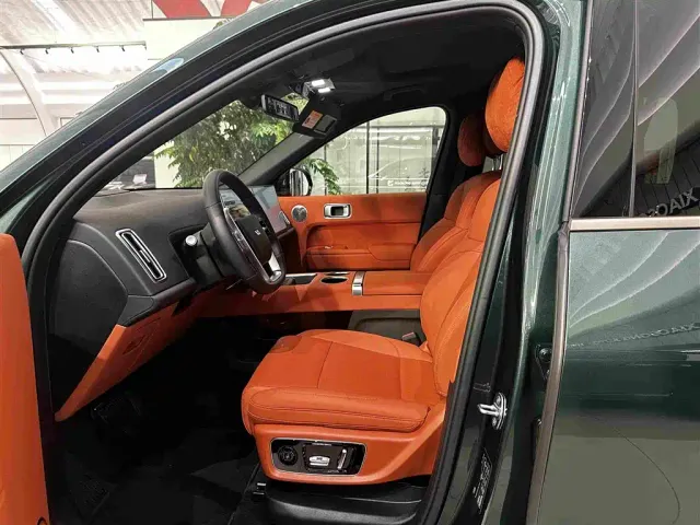 Li Auto L9 — Фото автомобиля 10