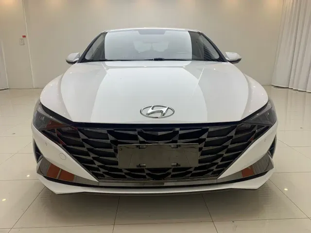 Hyundai Elantra — Фото автомобиля 2