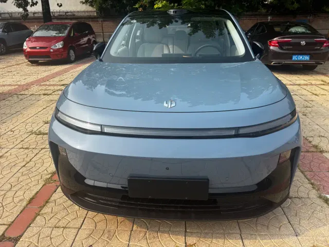 Leapmotor B10 — Фото автомобиля 2