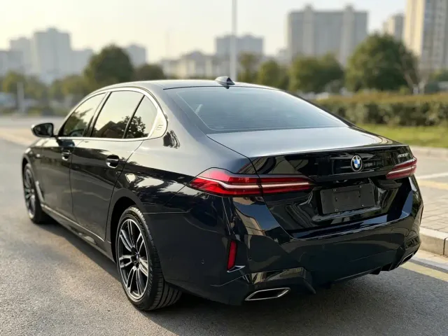 BMW 5 Series — Фото автомобиля 20