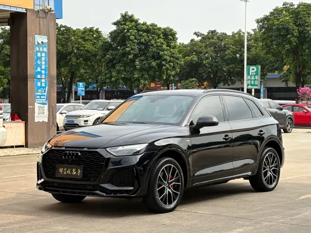 Фотография автомобиля — Audi Q5L