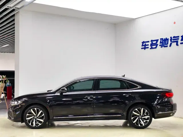Volkswagen Passat — Фото автомобиля 4