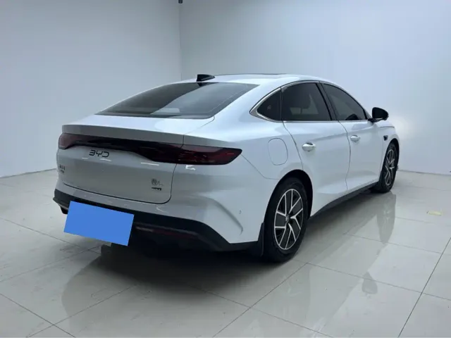 BYD Qin L — Фото автомобиля 12