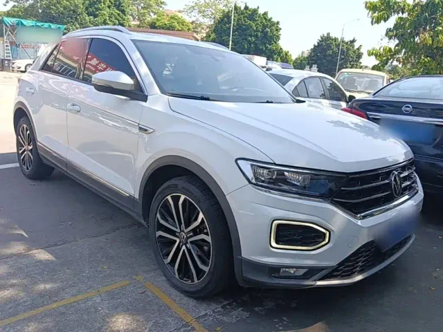 Volkswagen T-Roc — Фото автомобиля 3