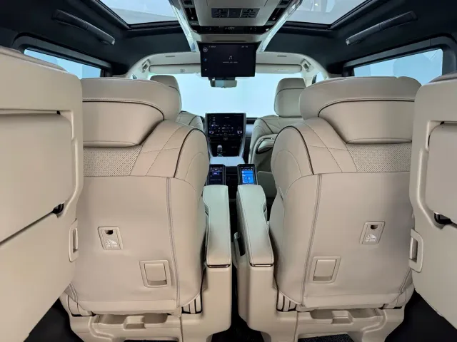 Toyota Vellfire — Фото автомобиля 10