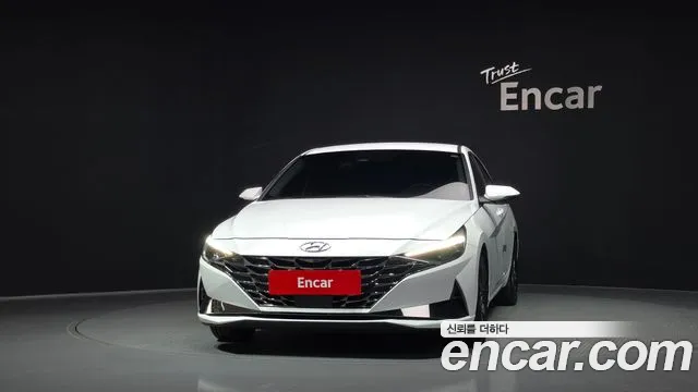 Hyundai Avante CN7 — Фото автомобиля 3