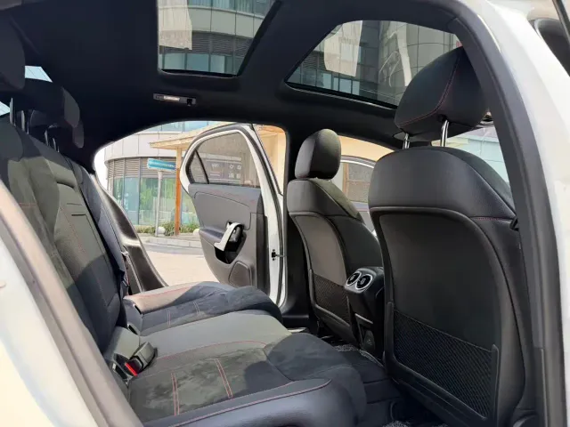 Mercedes-Benz A-Class — Фото автомобиля 11