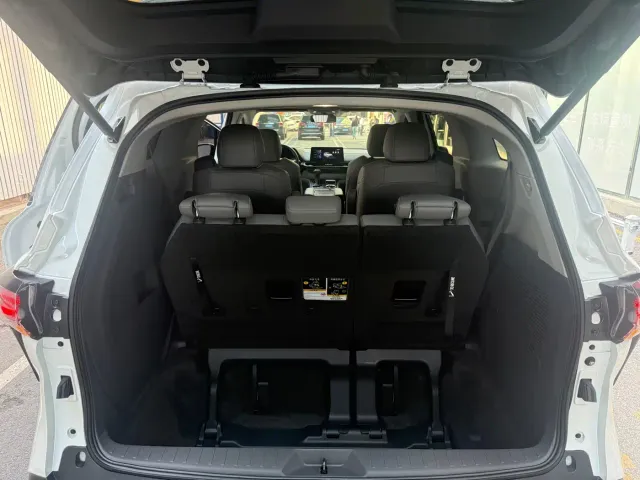 Toyota Granvia — Фото автомобиля 17