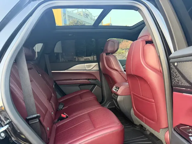 Cadillac XT5 — Фото автомобиля 9