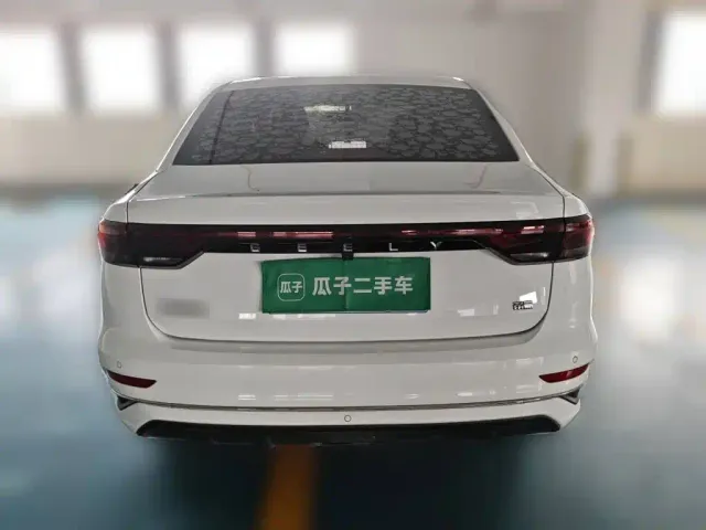 Geely Emgrand — Фото автомобиля 3