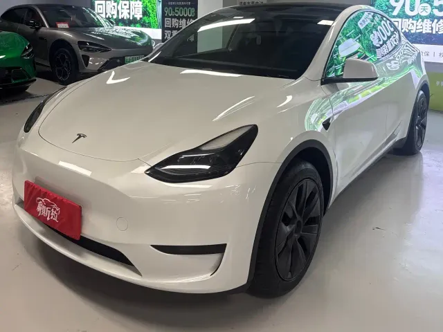 Фотография автомобиля — Tesla Model Y