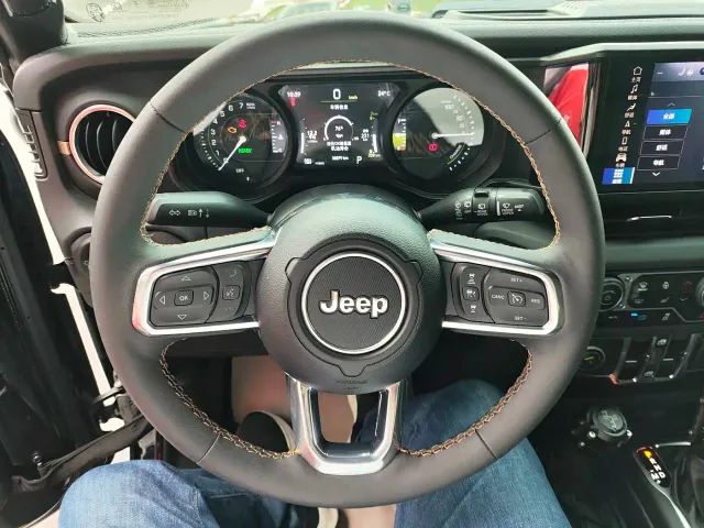 Jeep Wrangler 4xe — Фото автомобиля 11