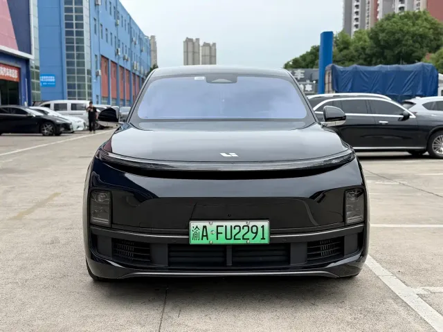 Li Auto L8 — Фото автомобиля 2