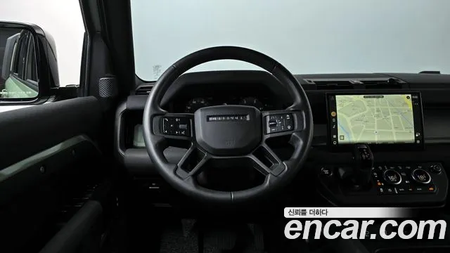 Land Rover Defender — Фото автомобиля 12