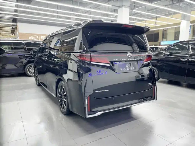 Toyota Vellfire — Фото автомобиля 4