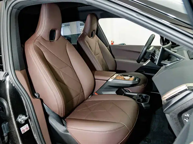 BMW iX — Фото автомобиля 21