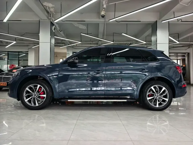 Audi Q5L — Фото автомобиля 2