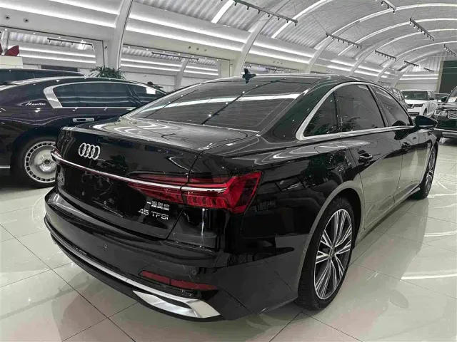 Audi A6L — Фото автомобиля 18