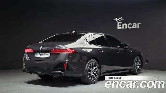 BMW 5-Series — Фото автомобиля 2