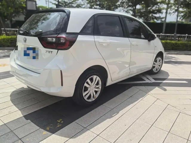 Honda Fit — Фото автомобиля 4