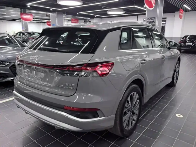 Audi Q4 e-tron — Фото автомобиля 6