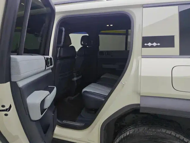 BYD FangChengBao Leopard 5 — Фото автомобиля 11