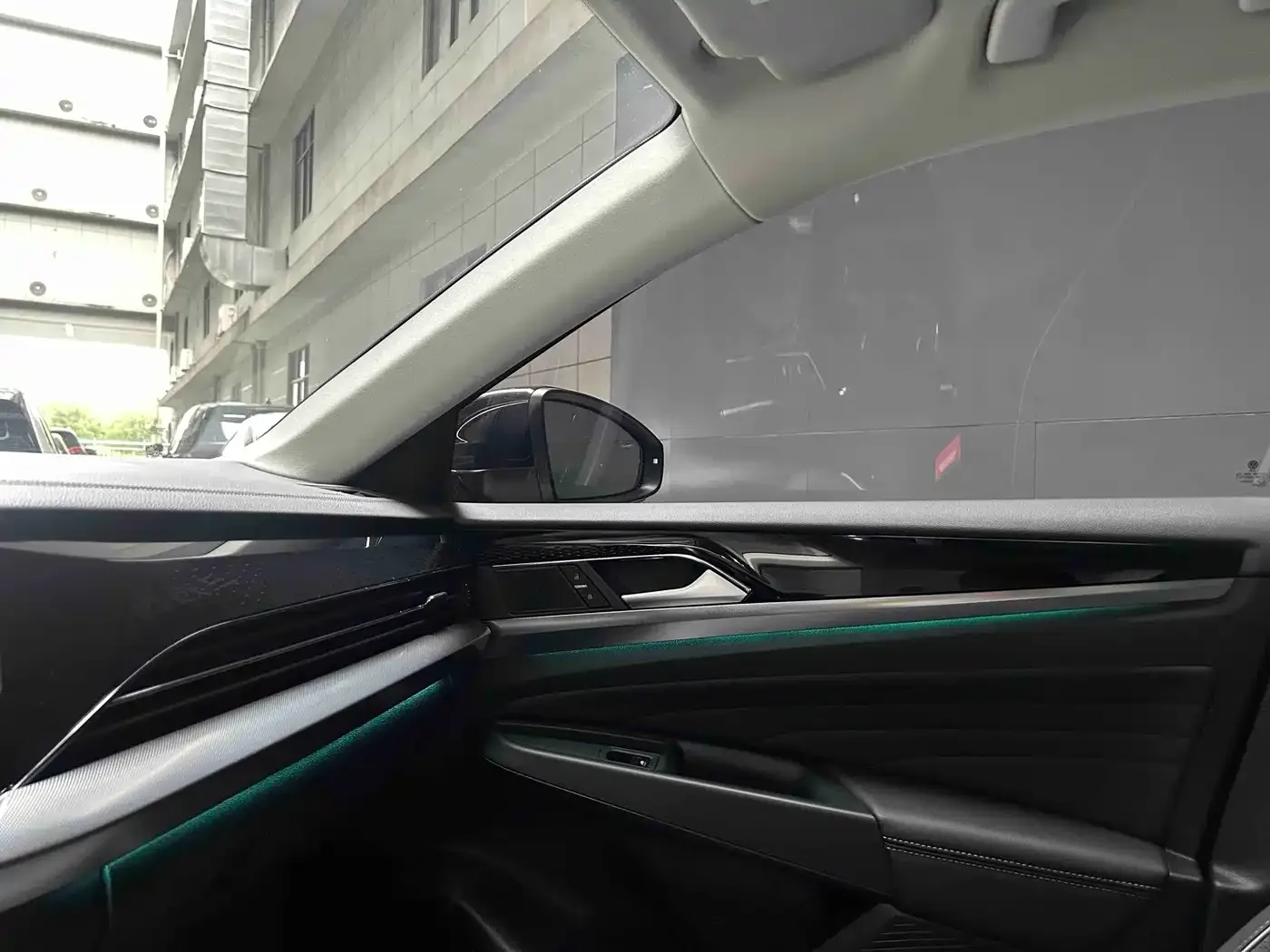 Volkswagen Passat 2022 330TSI Starlight Luxury Edition — Фото автомобиля 15