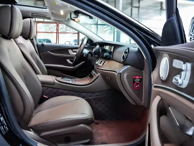 Mercedes-Benz E-Class — Фото автомобиля 8