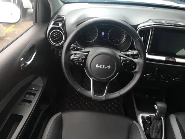 Kia KX1 — Фото автомобиля 10