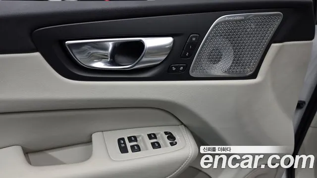 Volvo XC60 2nd Gen — Фото автомобиля 28
