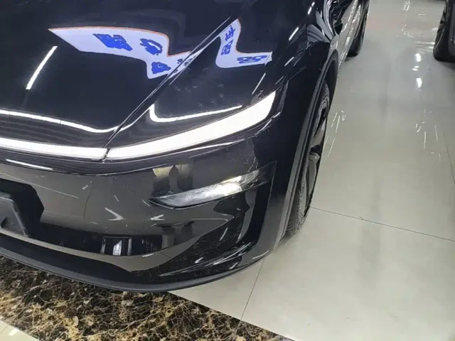 Tesla Model Y — Фото автомобиля 23