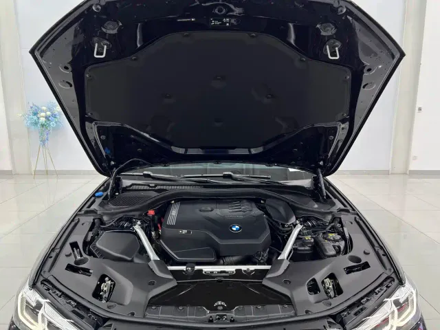 BMW 5 Series — Фото автомобиля 24