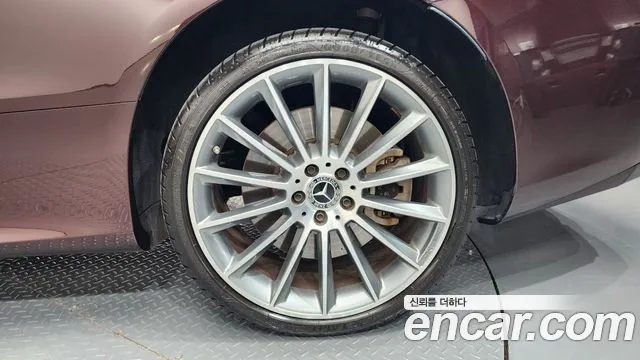 Mercedes-Benz E-Class — Фото автомобиля 19