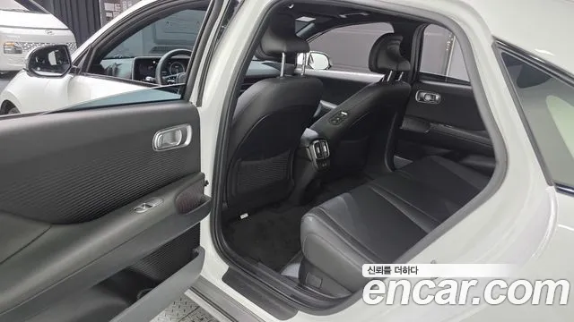 Hyundai Ioniq 6 — Фото автомобиля 11