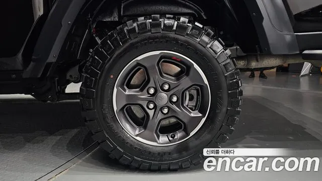 Jeep Gladiator Gladiator (JT) — Фото автомобиля 18