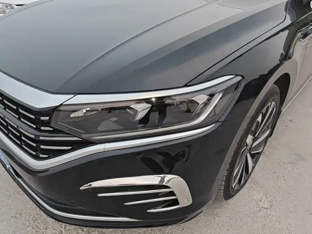 Volkswagen Passat — Фото автомобиля 23