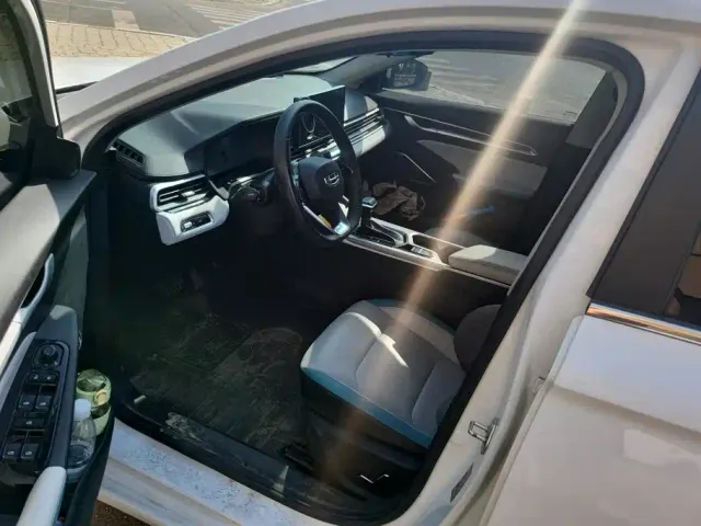 Geely Emgrand — Фото автомобиля 9