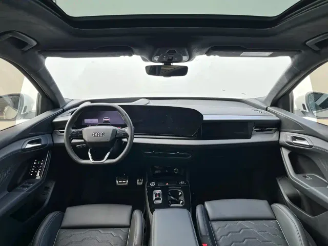 Audi Q6L e-tron — Фото автомобиля 8