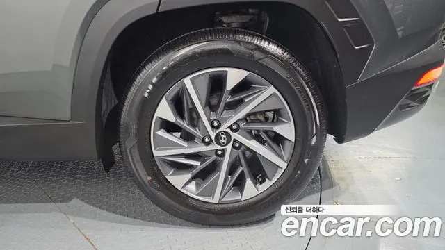 Hyundai Tucson Tucson (NX4) Дизель 2.0 2WD — Фото автомобиля 20