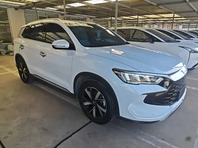 BYD Song Pro — Фото автомобиля 3